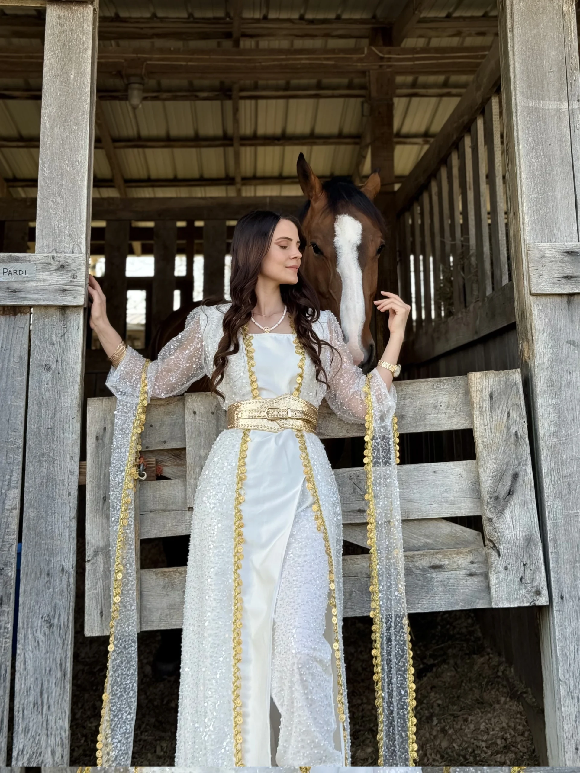 Şalvarlı Beyaz Taşlı & Saten Beyaz Kiras-Fîstan