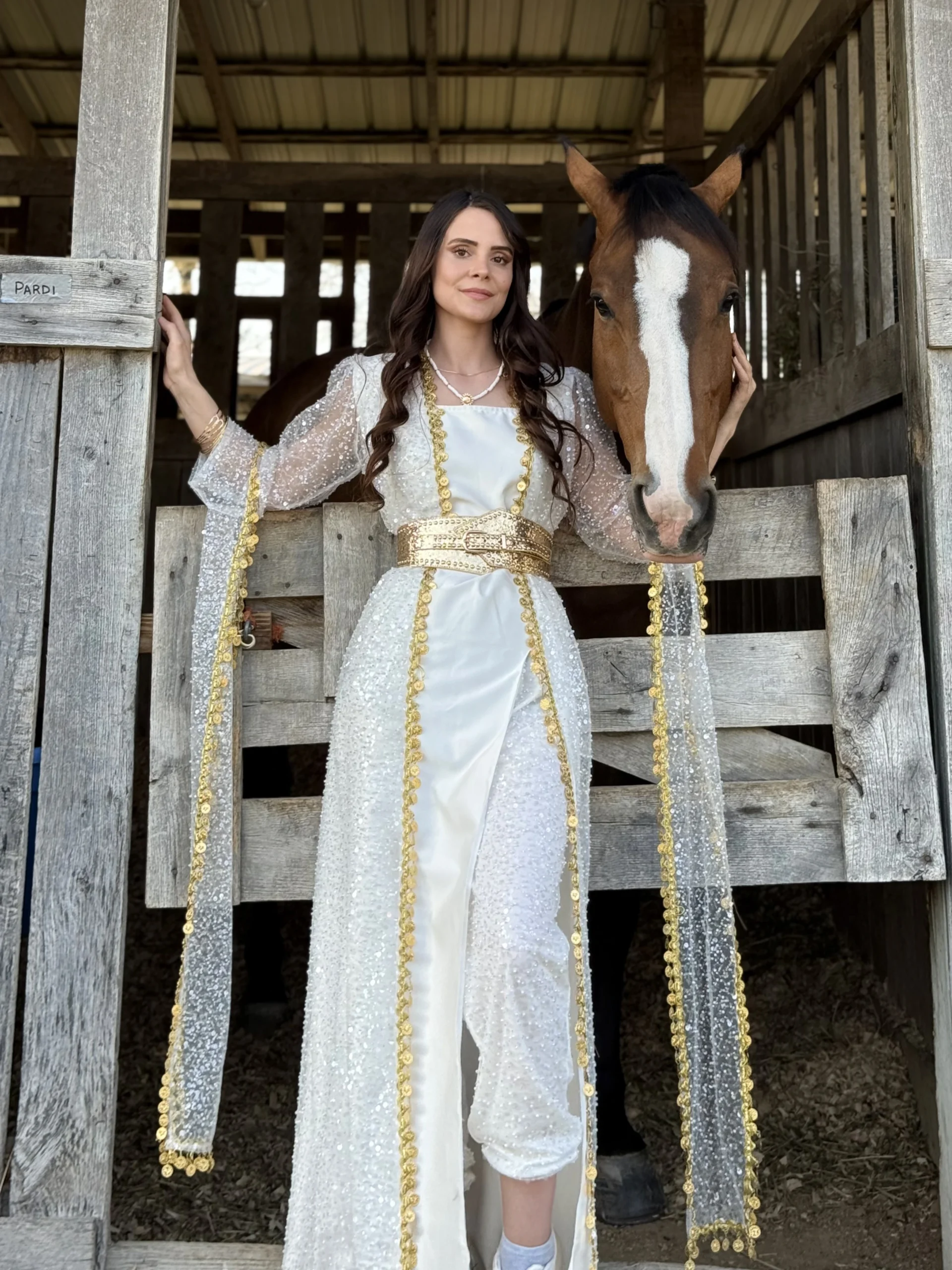 Şalvarlı Beyaz Taşlı & Saten Beyaz Kiras-Fîstan - Image 7