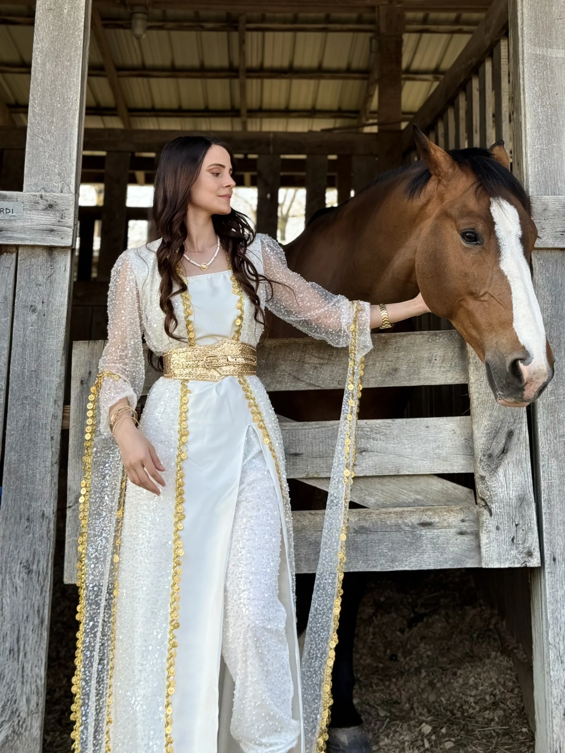 Şalvarlı Beyaz Taşlı & Saten Beyaz Kiras-Fîstan - Image 4