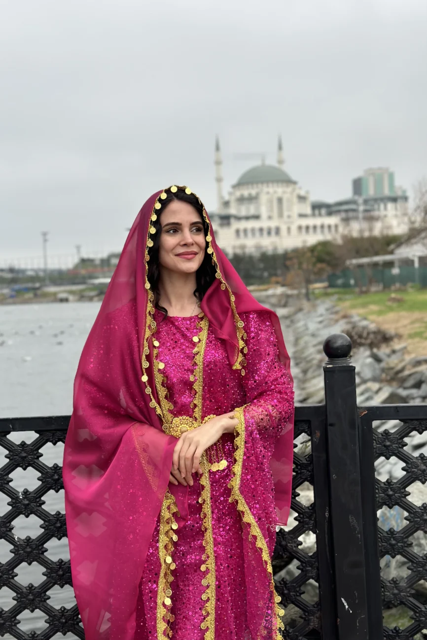 Özel Dikim Taşlı Pembe Kiras Fistan