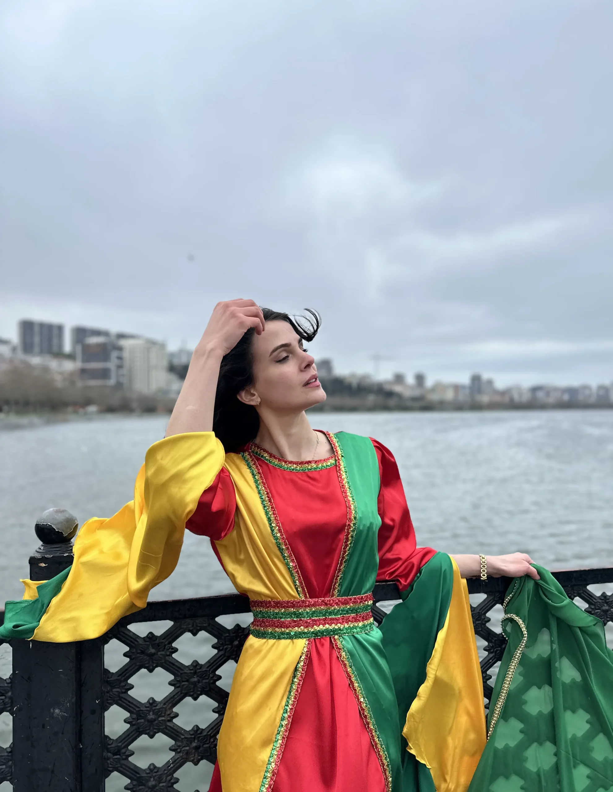 Kesk Sor Zer Kiras Fistan Newroz - Image 6