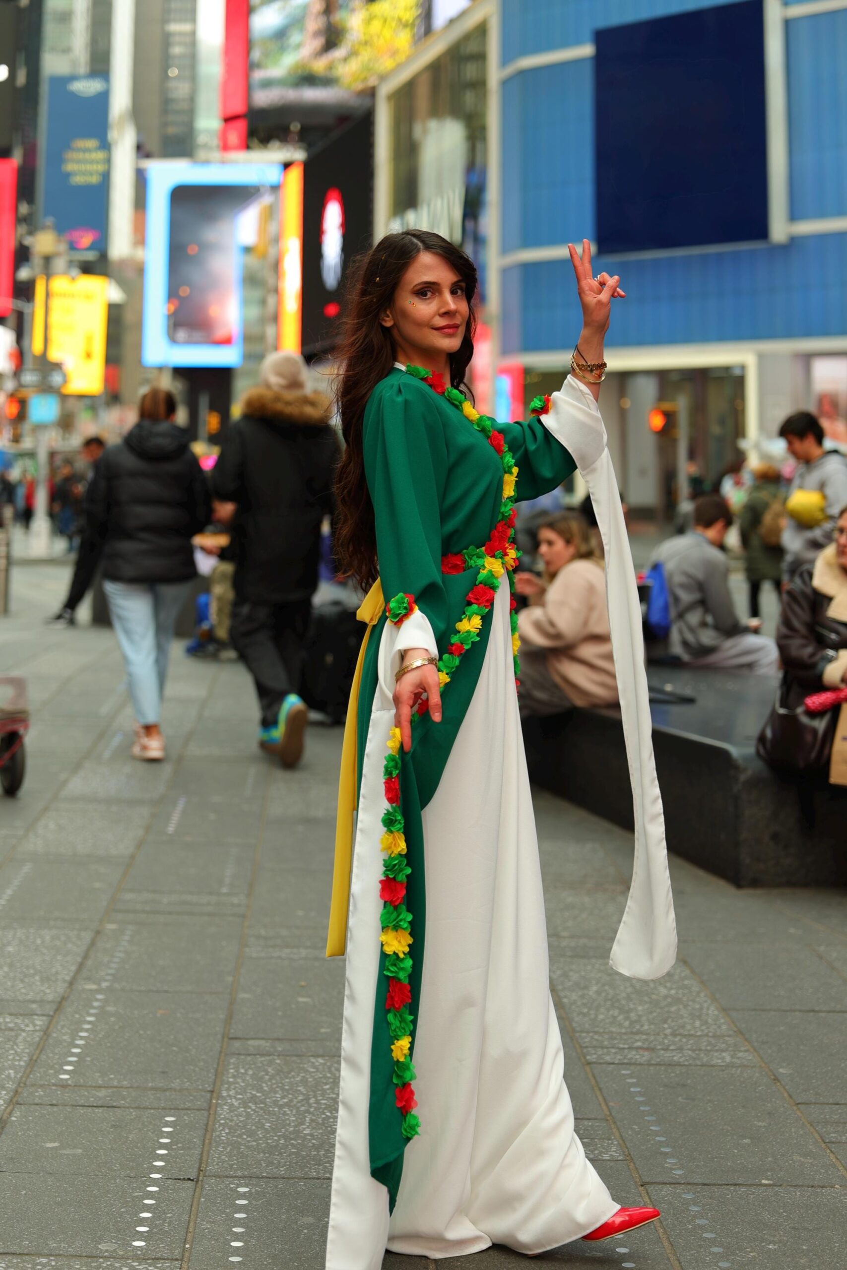 Kesk Sor Zer Kiras Fistan Newroz Yeşil - Image 3