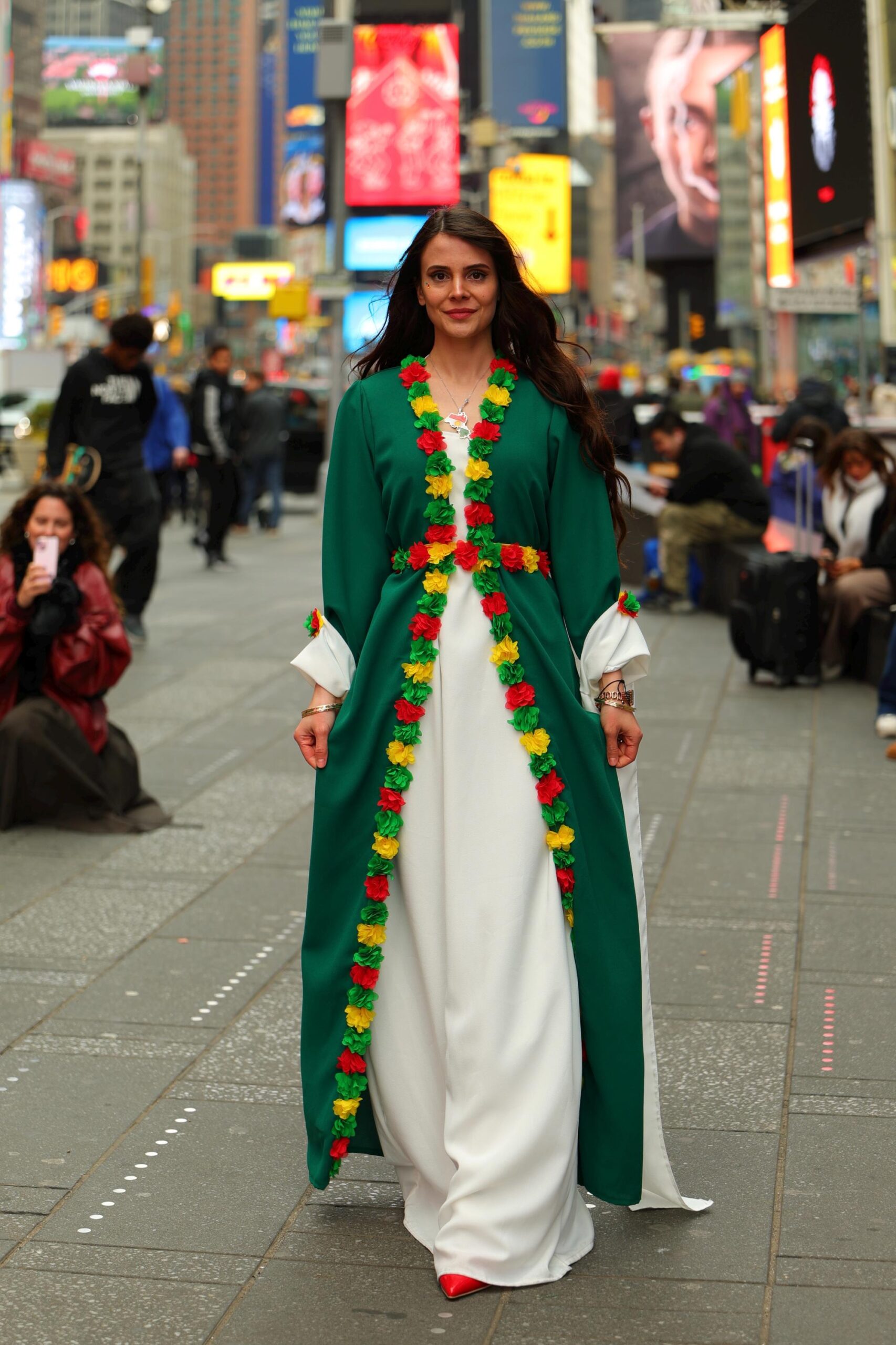 Kesk Sor Zer Kiras Fistan Newroz Yeşil