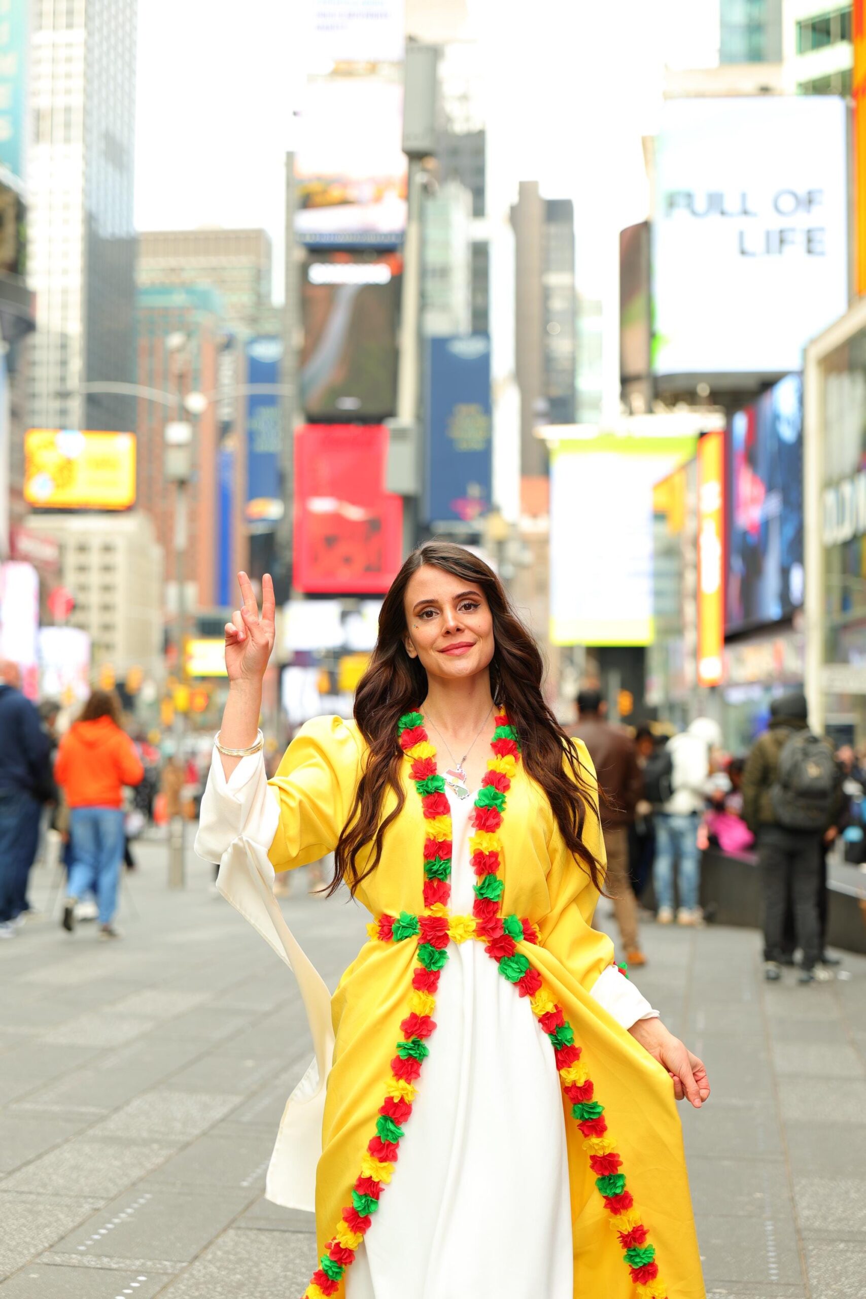 Kesk Sor Zer Kiras Fistan Newroz - Image 5