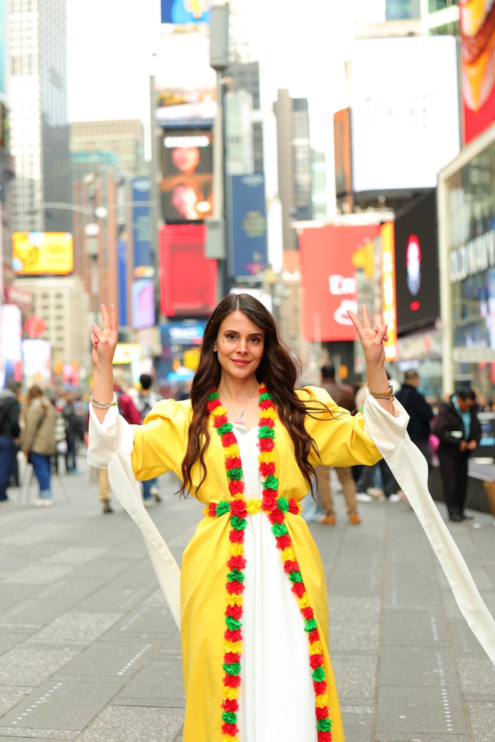 Kesk Sor Zer Kiras Fistan Newroz - Image 4